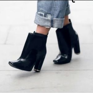 DVF Diane Von Furstenburg Black Rudi Booties w Box